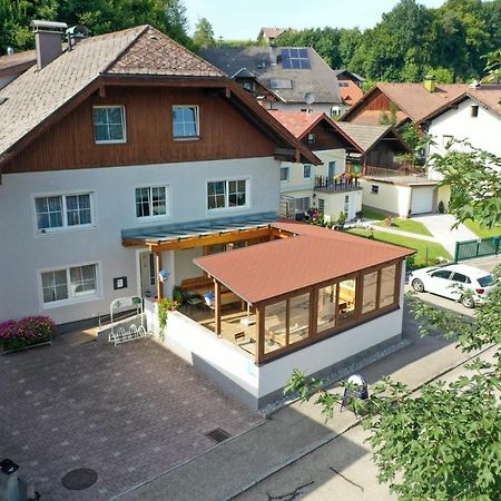 Gasthof-Pension Riedl Vocklamarkt Exterior photo
